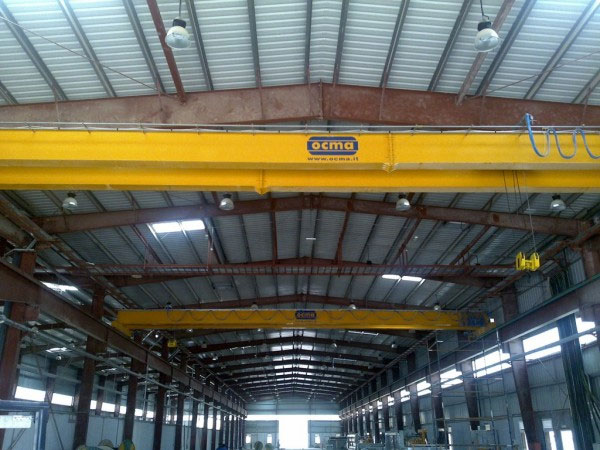 Gru a ponte (portata 8 ton - scart. 22 mt)