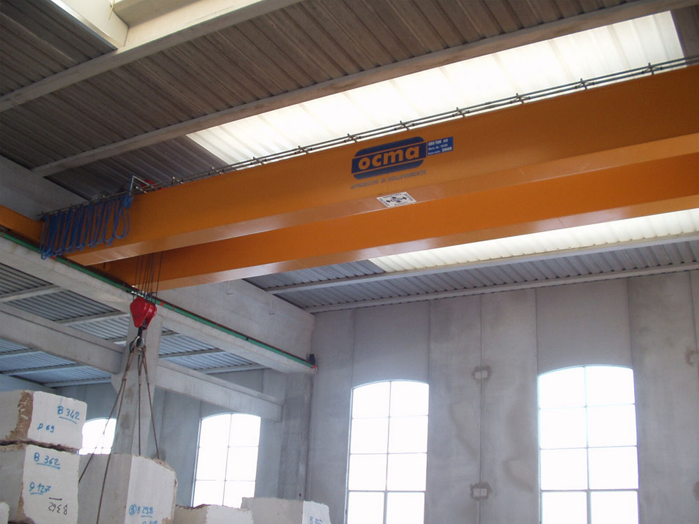 Gru a ponte bitrave (portata 40 ton - scart. 24 mt)